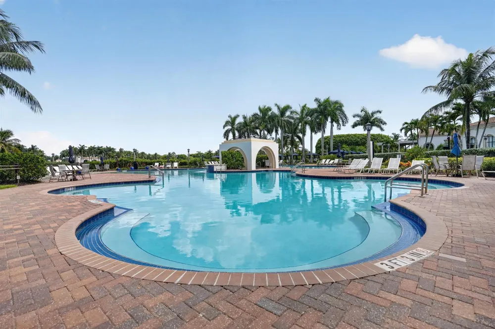 9135 Dupont Place Wellington, FL 33414