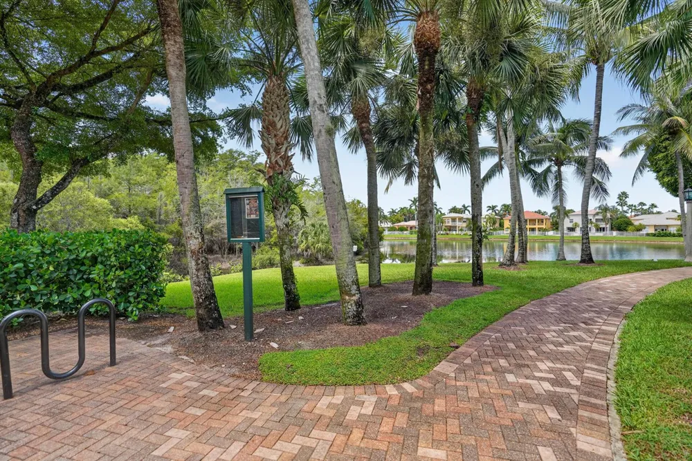 9135 Dupont Place Wellington, FL 33414