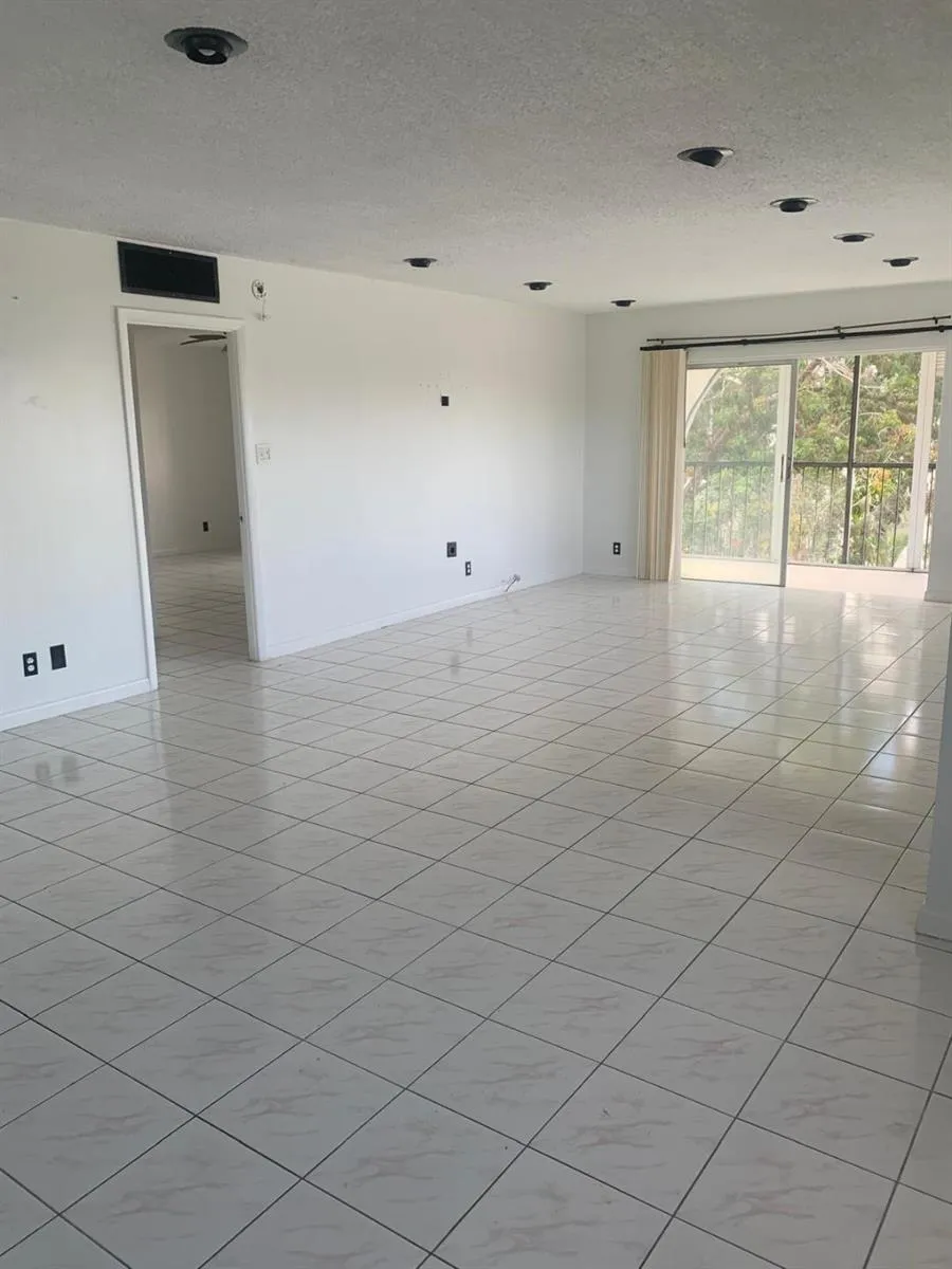 3360 SPANISH MOSS TERRACE #413 Lauderhill, FL 33319