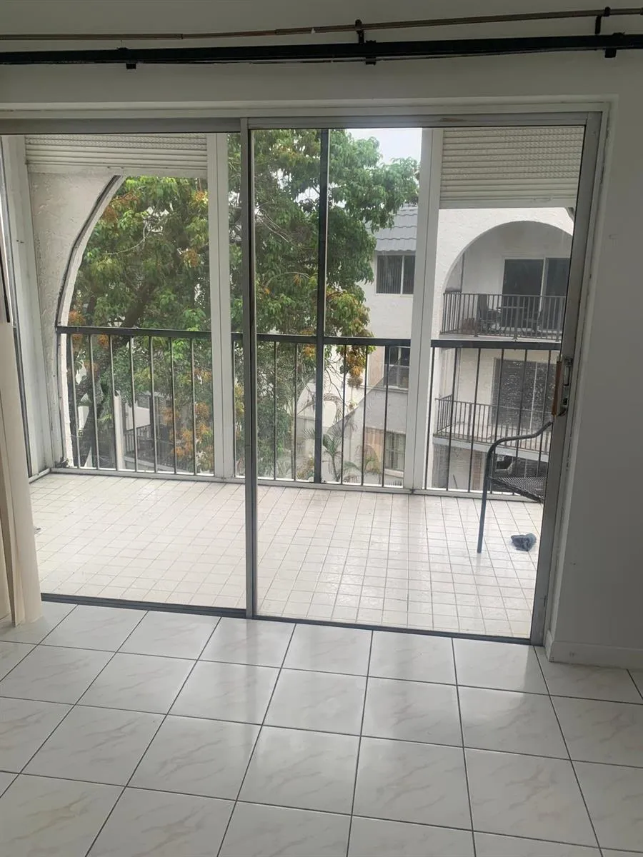 3360 SPANISH MOSS TERRACE #413 Lauderhill, FL 33319