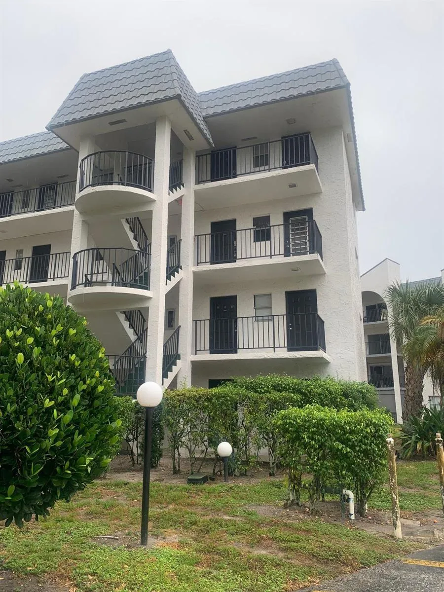 3360 SPANISH MOSS TERRACE #413 Lauderhill, FL 33319