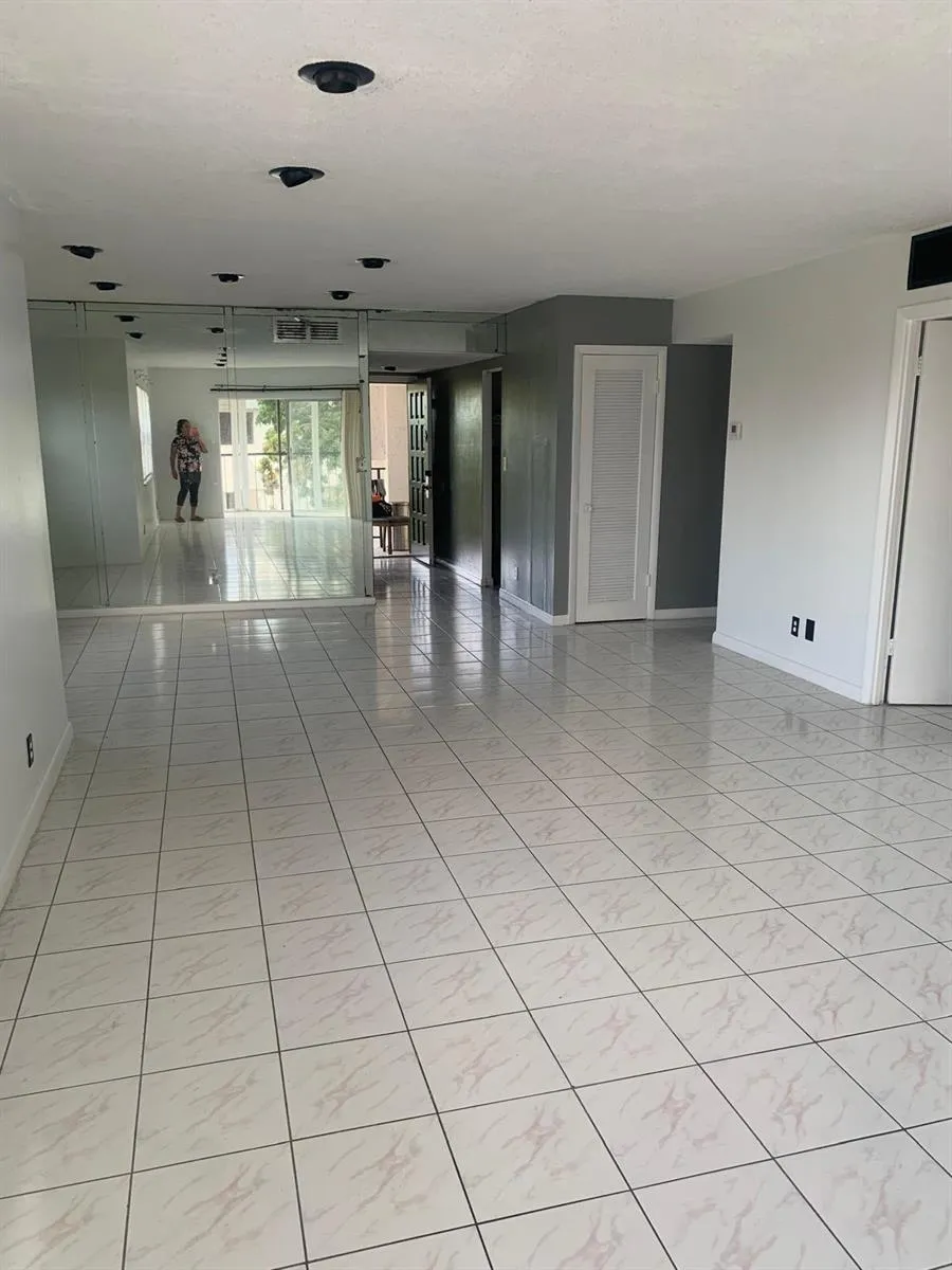 3360 SPANISH MOSS TERRACE #413 Lauderhill, FL 33319