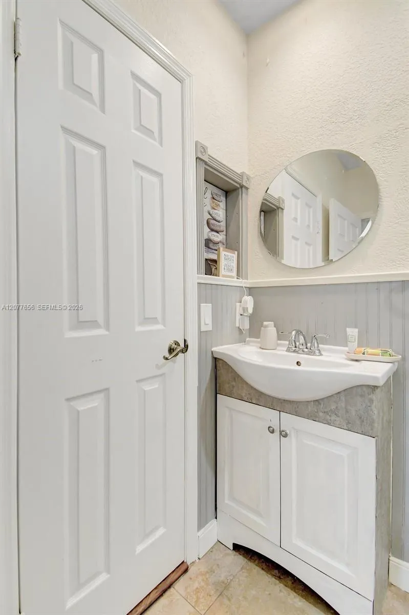 16339 Malibu Dr #22 Weston, FL 33326