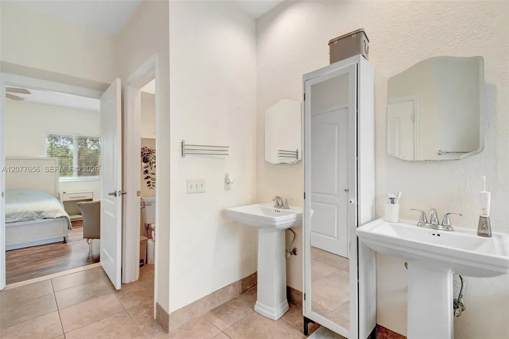 16339 Malibu Dr #22 Weston, FL 33326