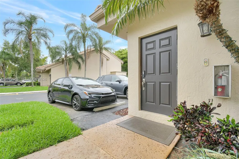 16339 Malibu Dr #22 Weston, FL 33326