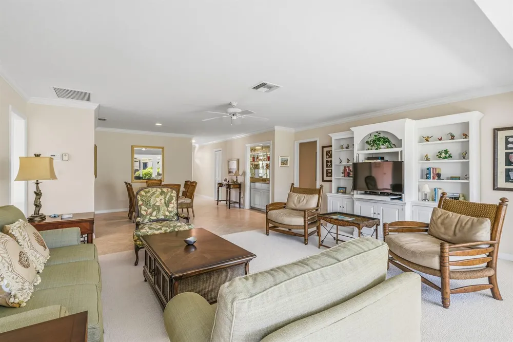 300 HARBOUR DRIVE #106B Vero Beach, FL 32963
