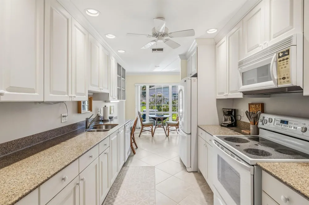 300 HARBOUR DRIVE #106B Vero Beach, FL 32963