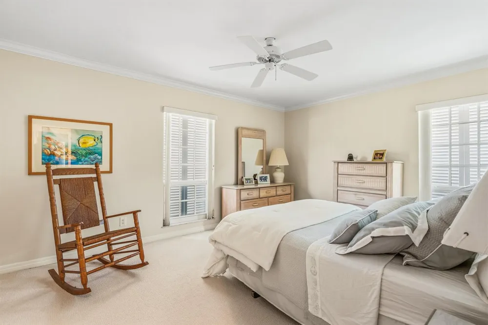 300 HARBOUR DRIVE #106B Vero Beach, FL 32963
