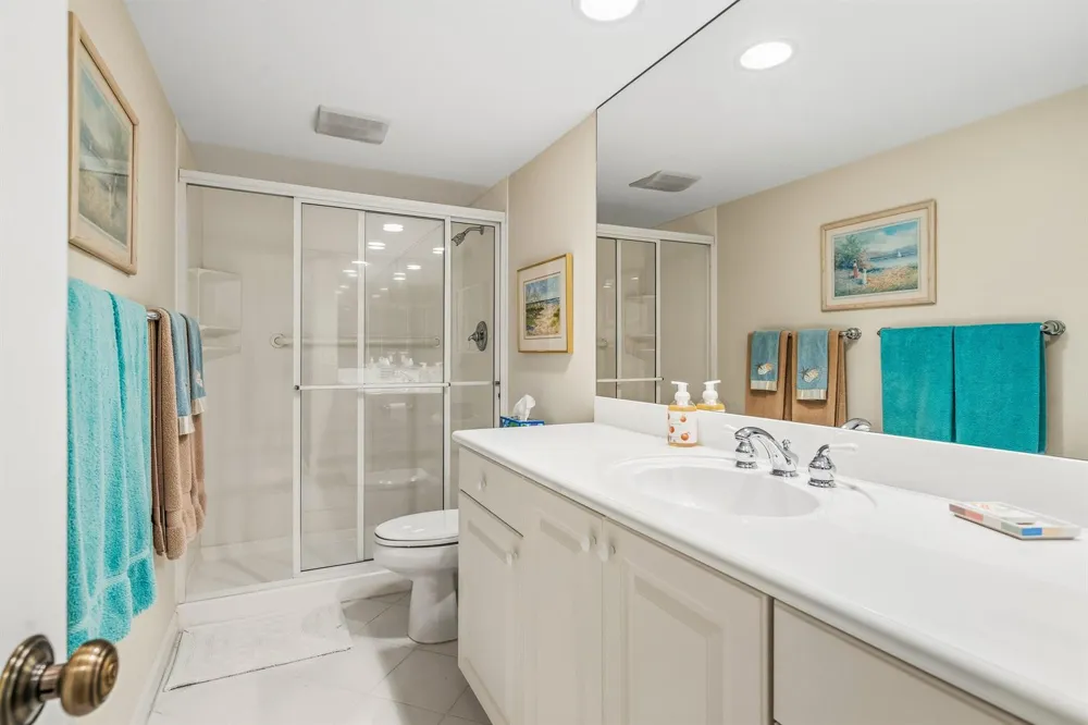 300 HARBOUR DRIVE #106B Vero Beach, FL 32963