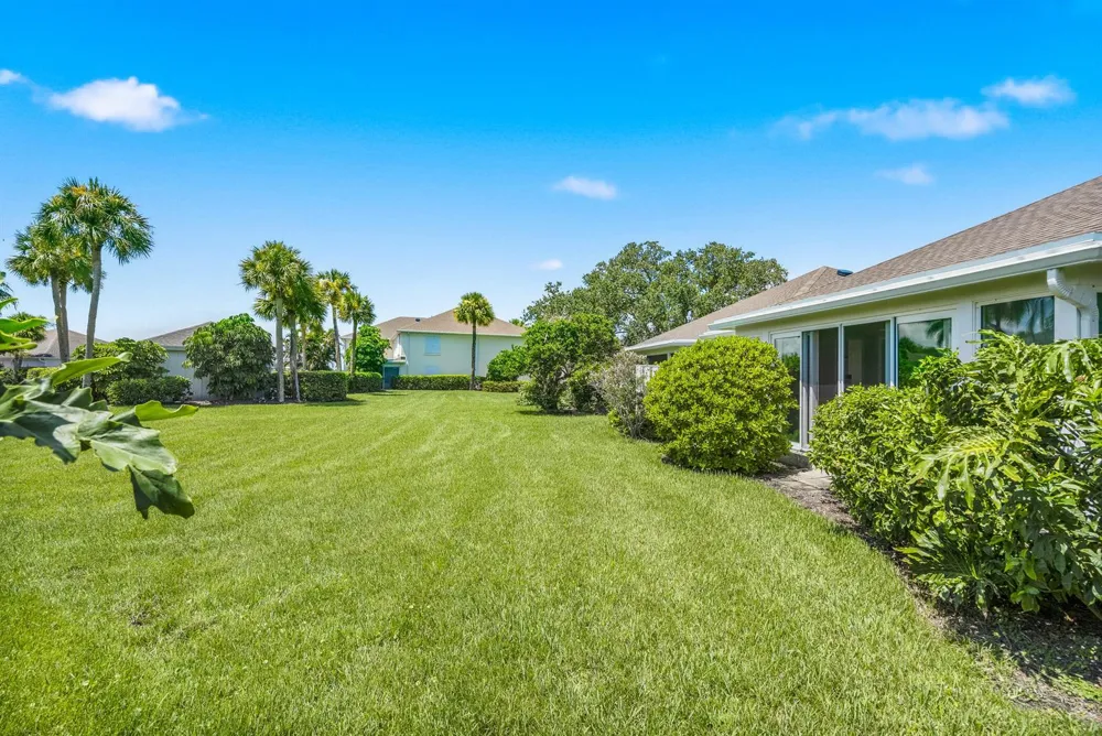 300 HARBOUR DRIVE #106B Vero Beach, FL 32963