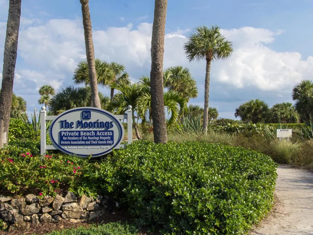 300 HARBOUR DRIVE #106B Vero Beach, FL 32963