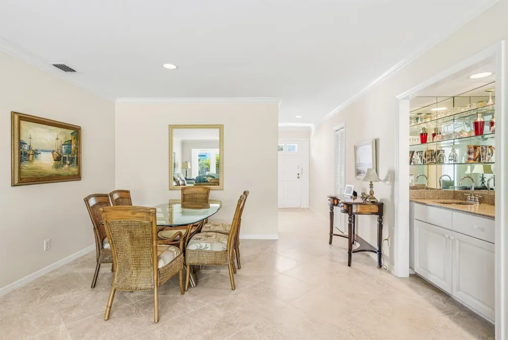 300 HARBOUR DRIVE #106B Vero Beach, FL 32963