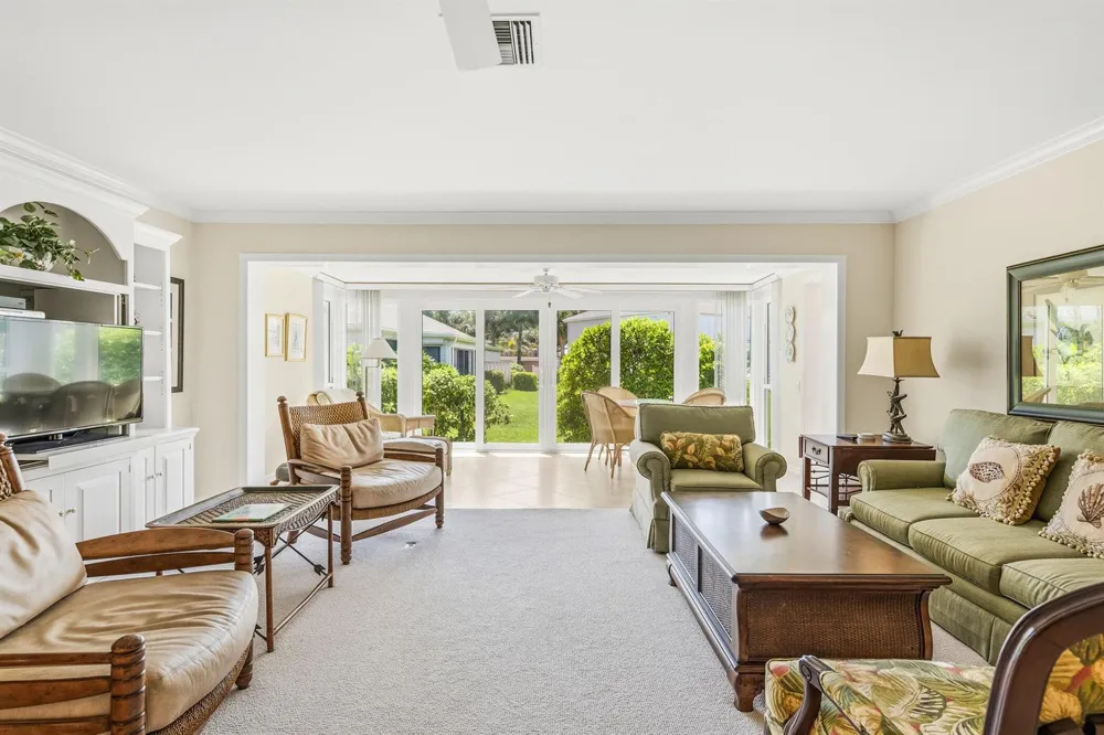 300 HARBOUR DRIVE #106B Vero Beach, FL 32963