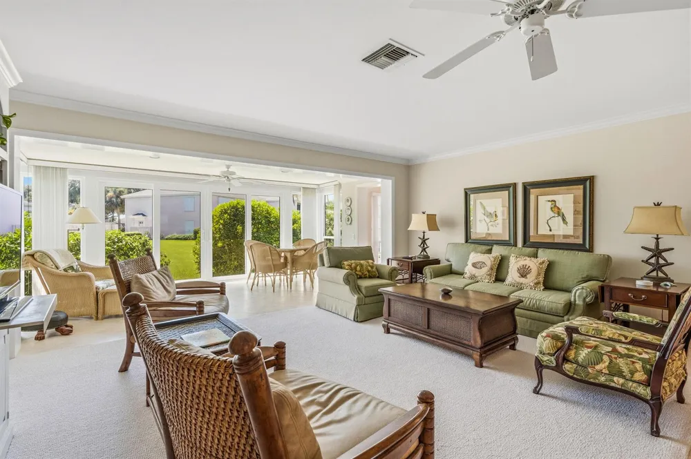300 HARBOUR DRIVE #106B Vero Beach, FL 32963