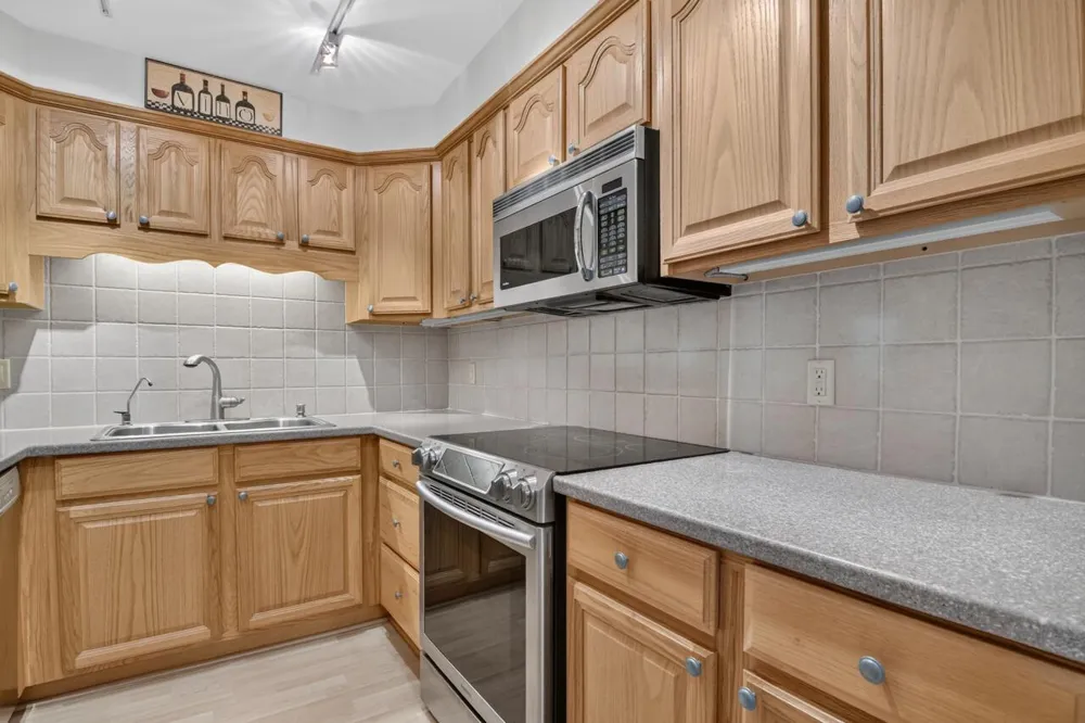 336 GOLFVIEW ROAD #605 North Palm Beach, FL 33408