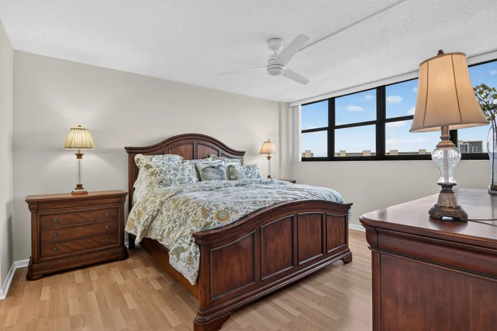 336 GOLFVIEW ROAD #605 North Palm Beach, FL 33408