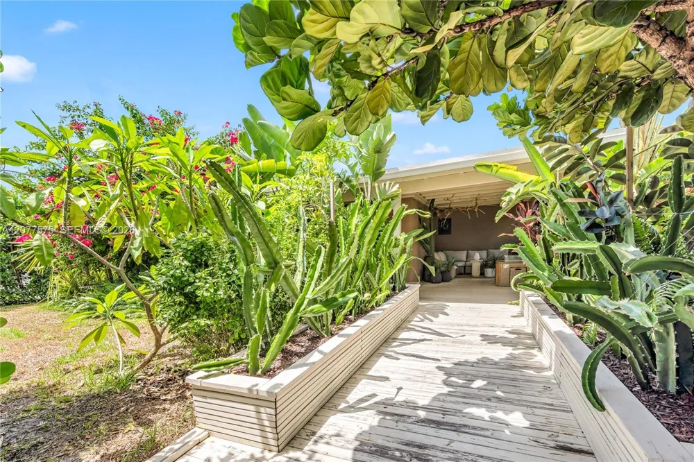12230 NW 22nd Ct Miami, FL 33167