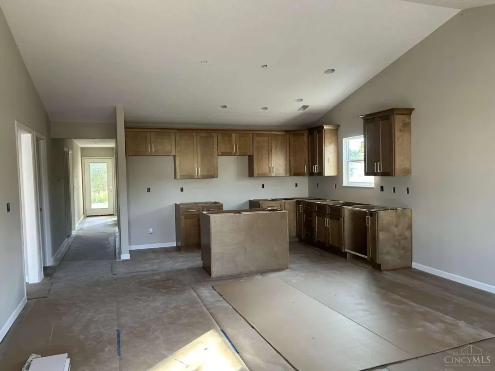 2091 Pine Forest Drive Miamisburg, OH 45342