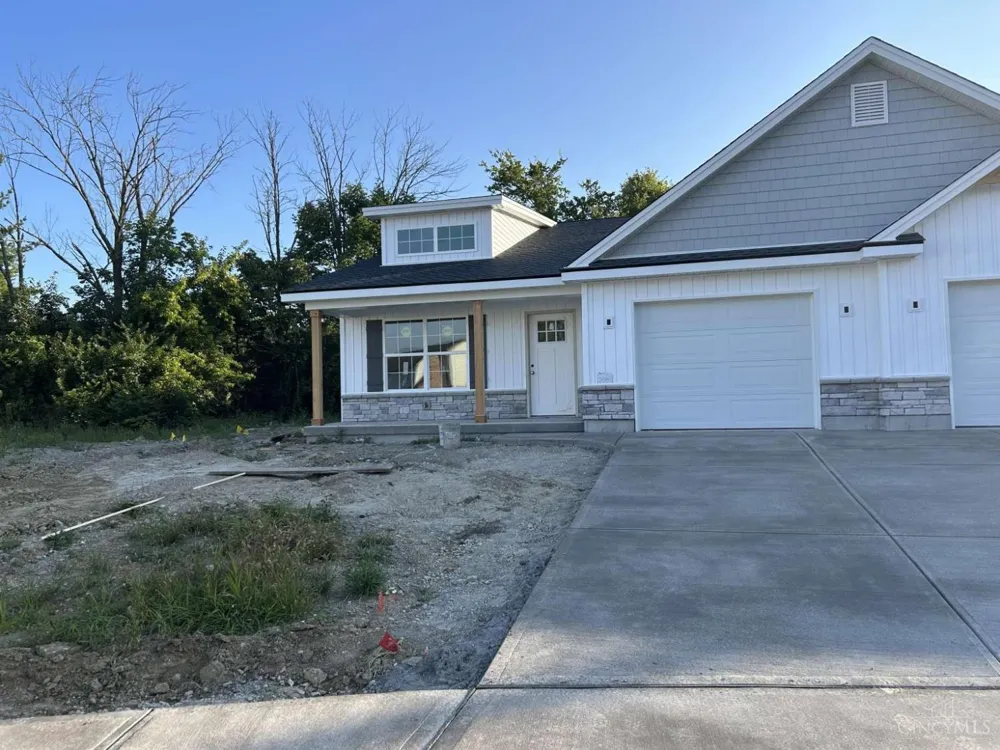 2085 Pine Forest Drive Miamisburg, OH 45342