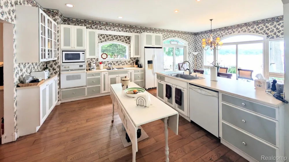 6567 Softshell Drive Waterloo Township, MI 49240