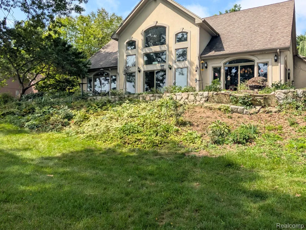 6567 Softshell Drive Waterloo Township, MI 49240
