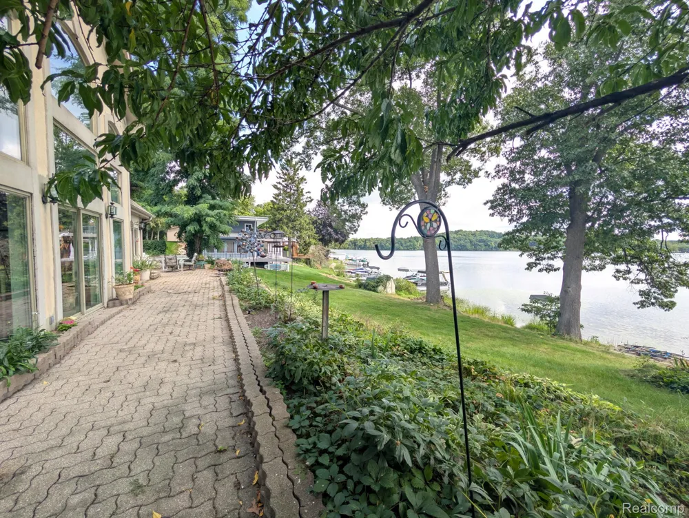 6567 Softshell Drive Waterloo Township, MI 49240