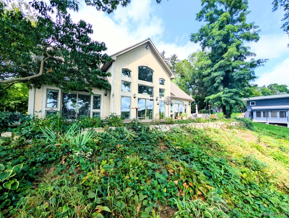 6567 Softshell Drive Waterloo Township, MI 49240