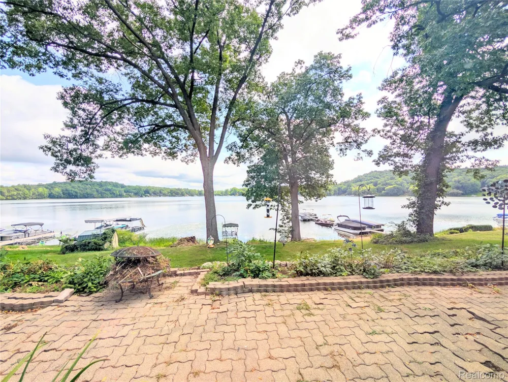 6567 Softshell Drive Waterloo Township, MI 49240