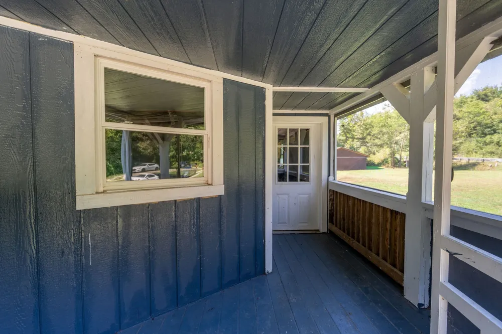 2280 Big Opossum Creek Rd Linden, TN 37096