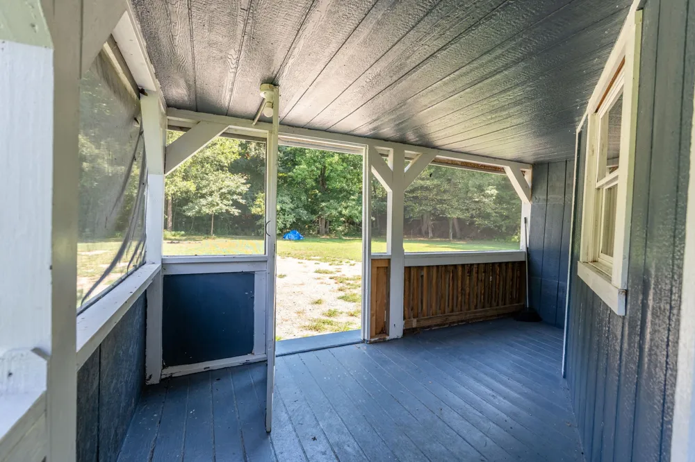 2280 Big Opossum Creek Rd Linden, TN 37096