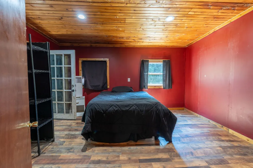 2280 Big Opossum Creek Rd Linden, TN 37096