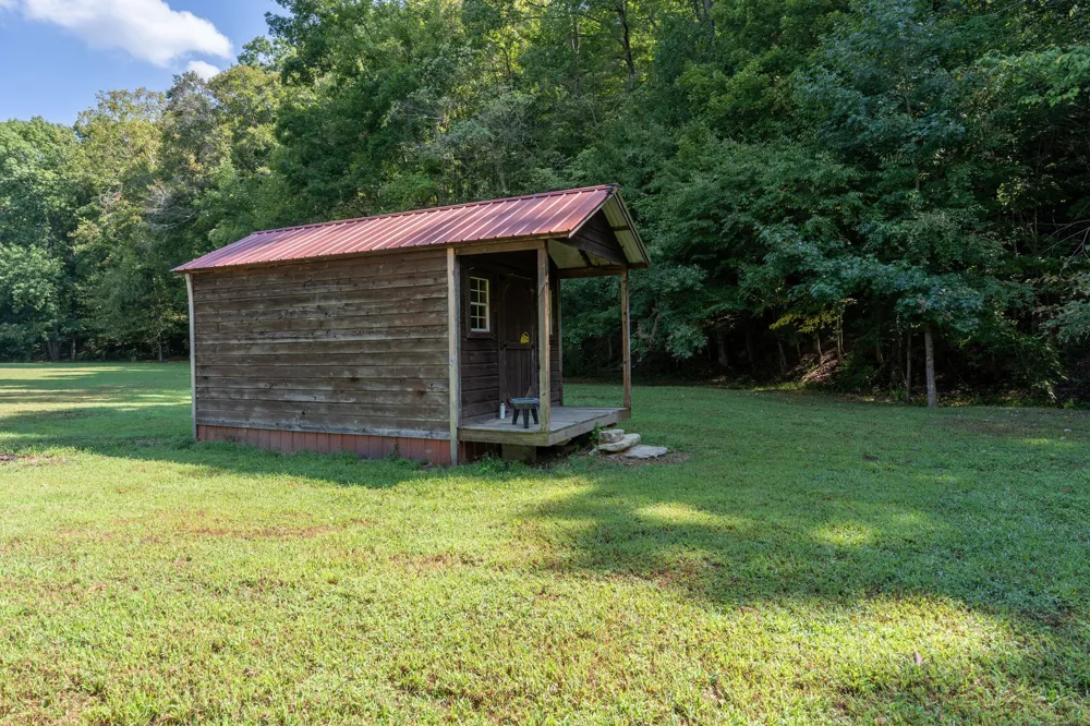 2280 Big Opossum Creek Rd Linden, TN 37096