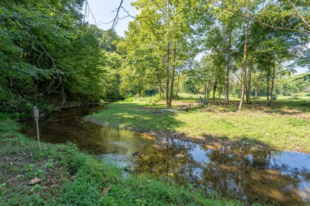 2280 Big Opossum Creek Rd Linden, TN 37096
