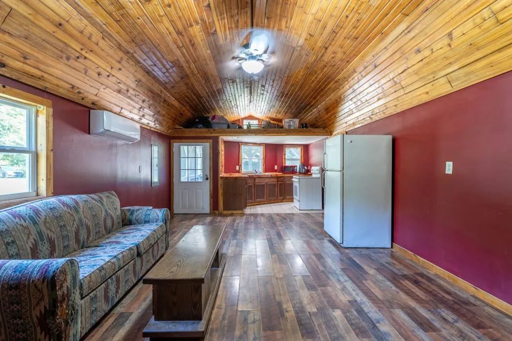 2280 Big Opossum Creek Rd Linden, TN 37096