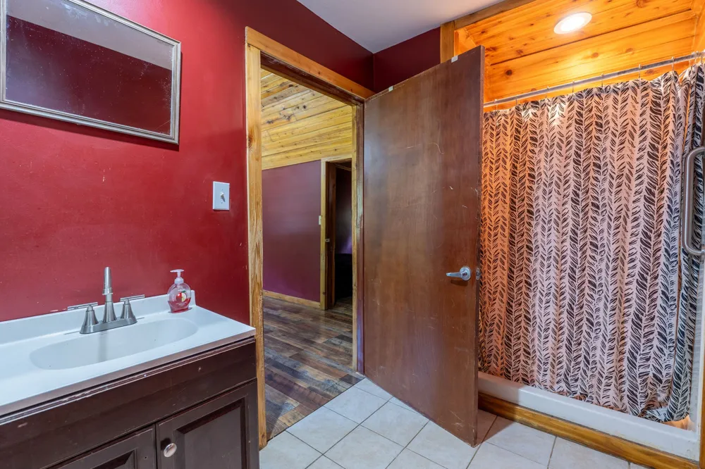 2280 Big Opossum Creek Rd Linden, TN 37096