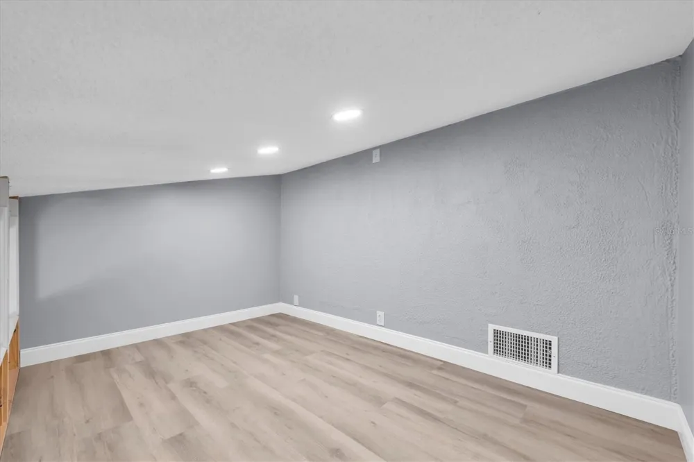 2209 BELLEAIR ROAD #C13 Clearwater, FL 33764