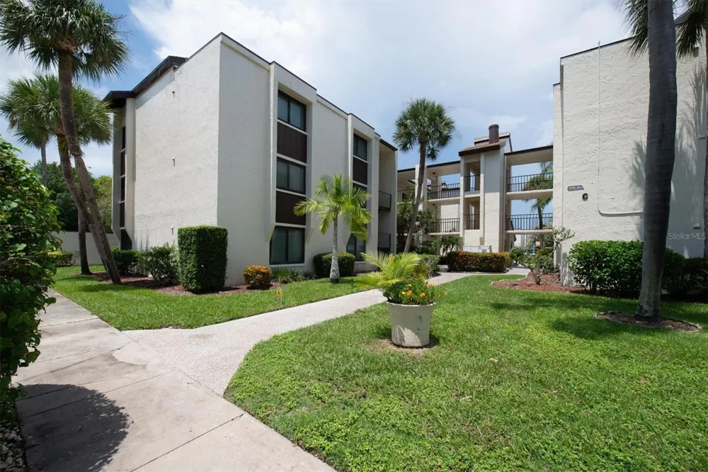 2209 BELLEAIR ROAD #C13 Clearwater, FL 33764