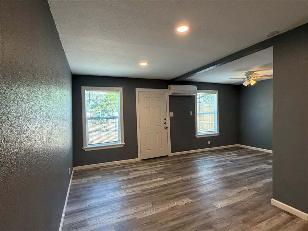 2725 Deer Street #B Corpus Christi, TX 78410