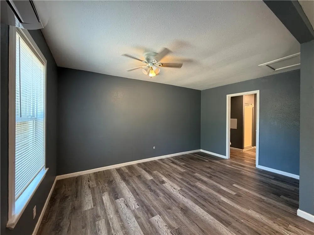 2725 Deer Street #B Corpus Christi, TX 78410