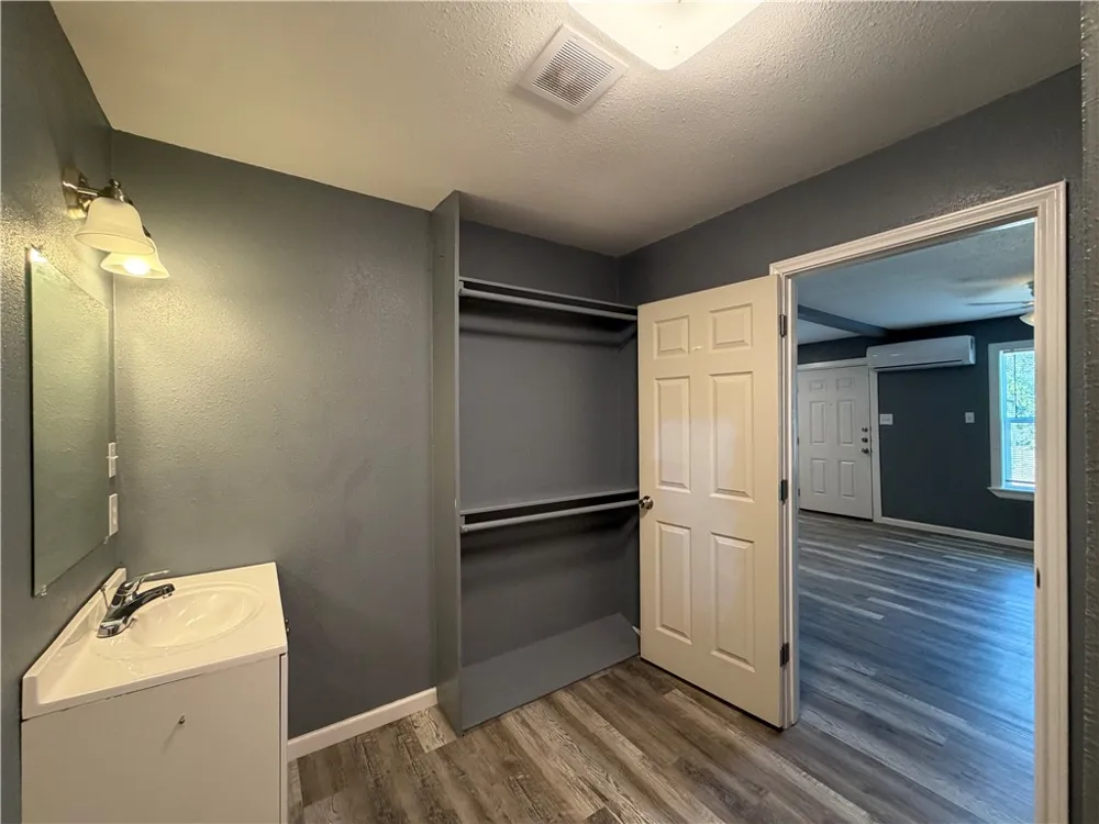 2725 Deer Street #B Corpus Christi, TX 78410