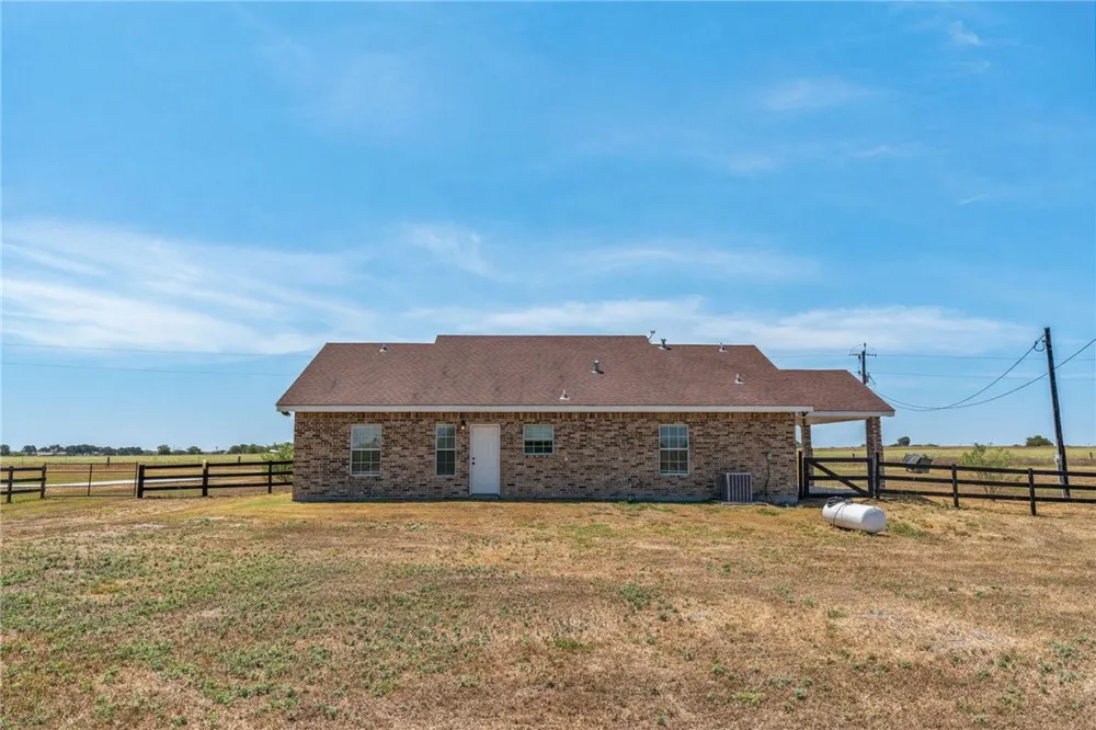 340 E County Road 2150 Kingsville, TX 78363