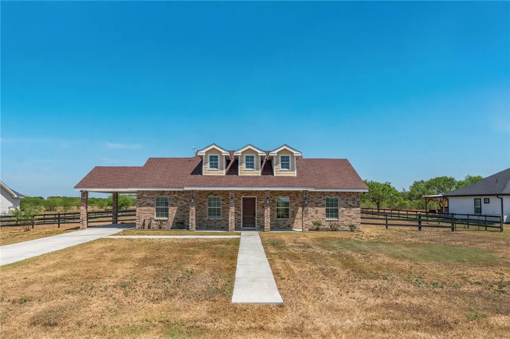 340 E County Road 2150 Kingsville, TX 78363