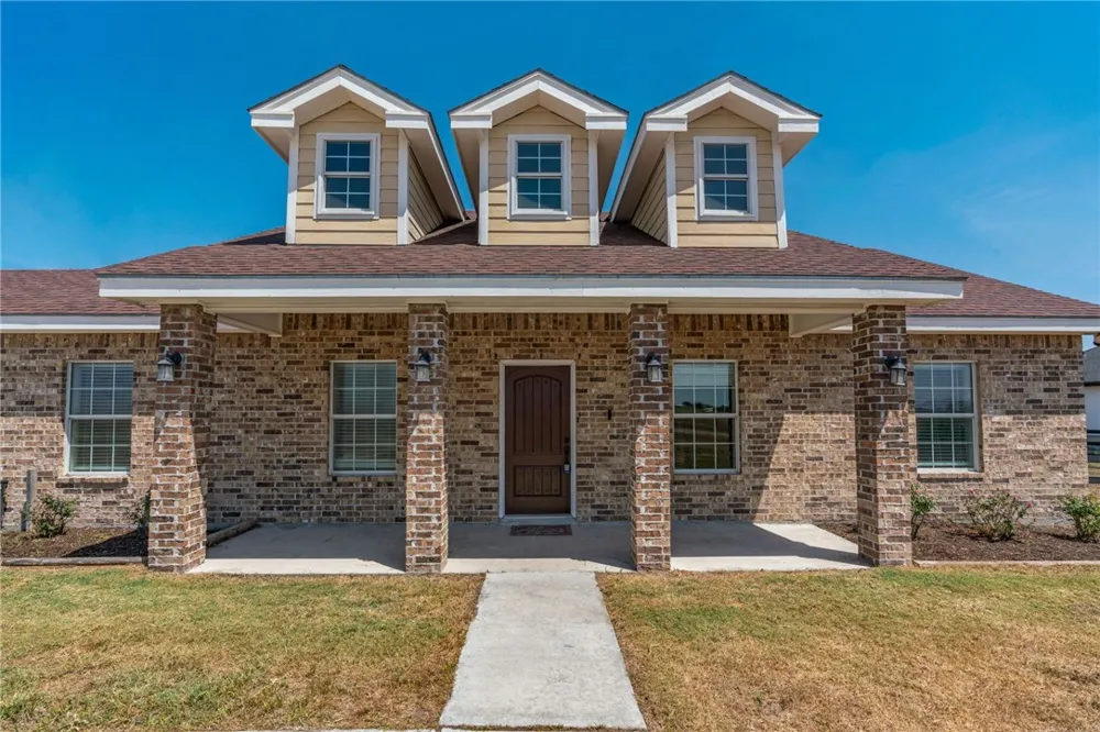 340 E County Road 2150 Kingsville, TX 78363