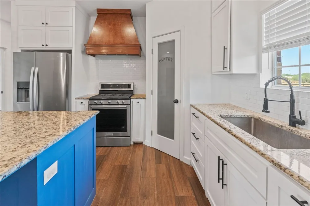 340 E County Road 2150 Kingsville, TX 78363