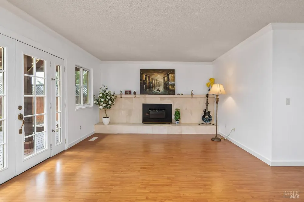 1804 Spoonbill Avenue Petaluma, CA 94954