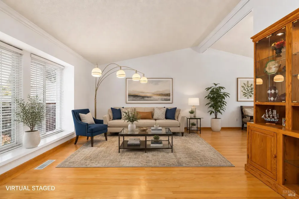 1804 Spoonbill Avenue Petaluma, CA 94954