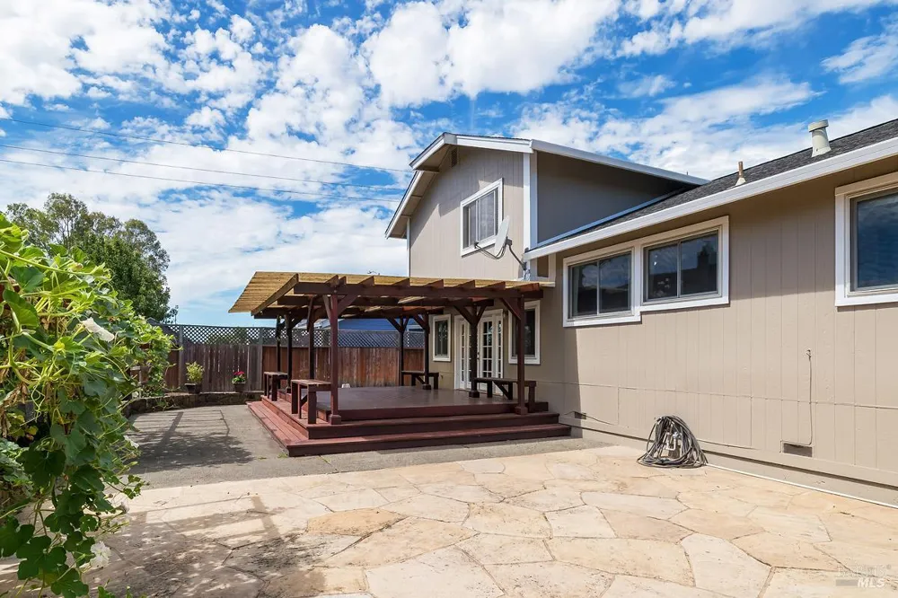 1804 Spoonbill Avenue Petaluma, CA 94954