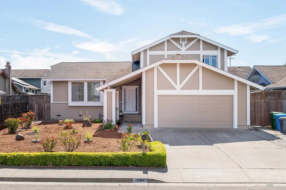 1804 Spoonbill Avenue Petaluma, CA 94954