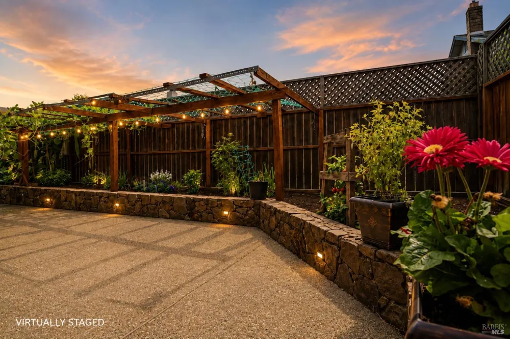 1804 Spoonbill Avenue Petaluma, CA 94954