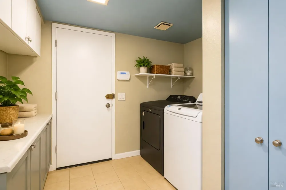 1804 Spoonbill Avenue Petaluma, CA 94954